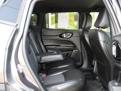 Certified 2022 Jeep Compass Latitude AWD/4WD image 28