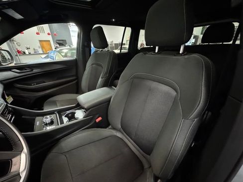 New 2025 Jeep Grand Cherokee Laredo X w/ Luxury Tech Group I image 27