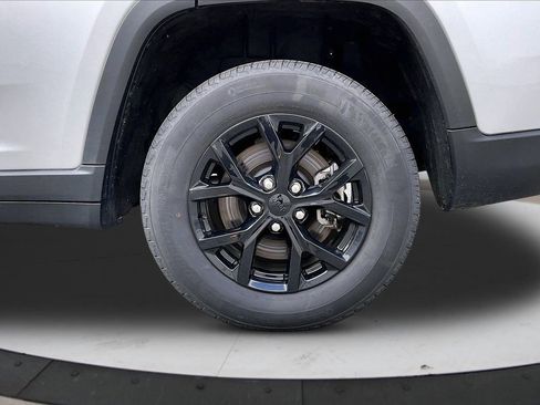 Used 2024 Jeep Grand Cherokee L Laredo AWD/4WD image 36