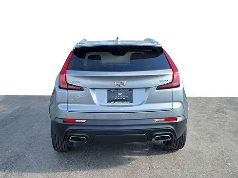 Used 2023 Cadillac XT4 Luxury w/ Cold Weather Package image 7