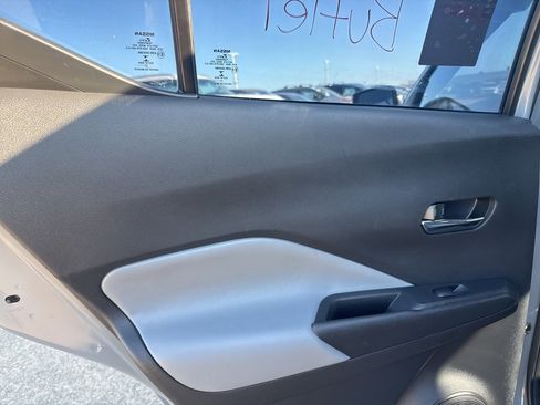 Used 2023 Nissan Kicks SR w/ SR Premium Package image 20