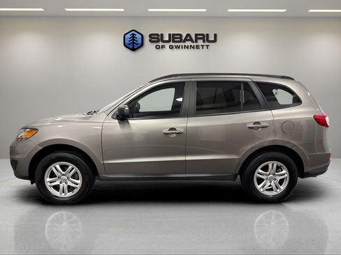 Used 2011 Hyundai Santa Fe GLS FWD image 2
