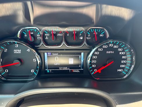 Used 2018 GMC Sierra 1500 SLT AWD/4WD image 2