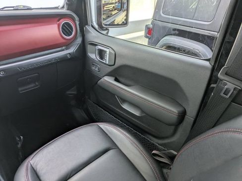 Used 2022 Jeep Wrangler Unlimited Rubicon w/ Steel Bumper Group AWD/4WD image 17