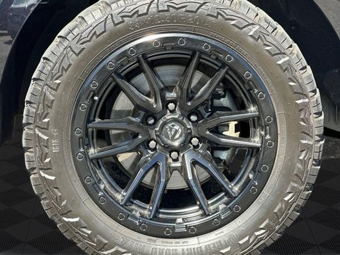 Used 2020 Ford Expedition XLT w/ Equipment Group 202A RWD image 12