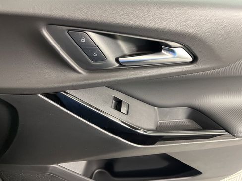 New 2026 Chevrolet Equinox LT w/ Safety and Technology Package FWD image 11