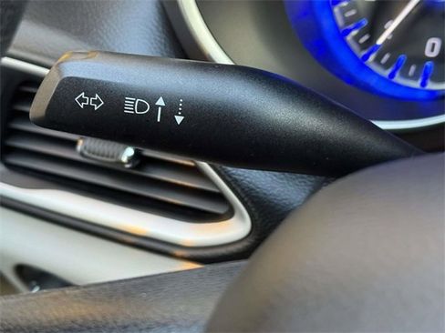 Used 2021 Chrysler Voyager Lxi image 22