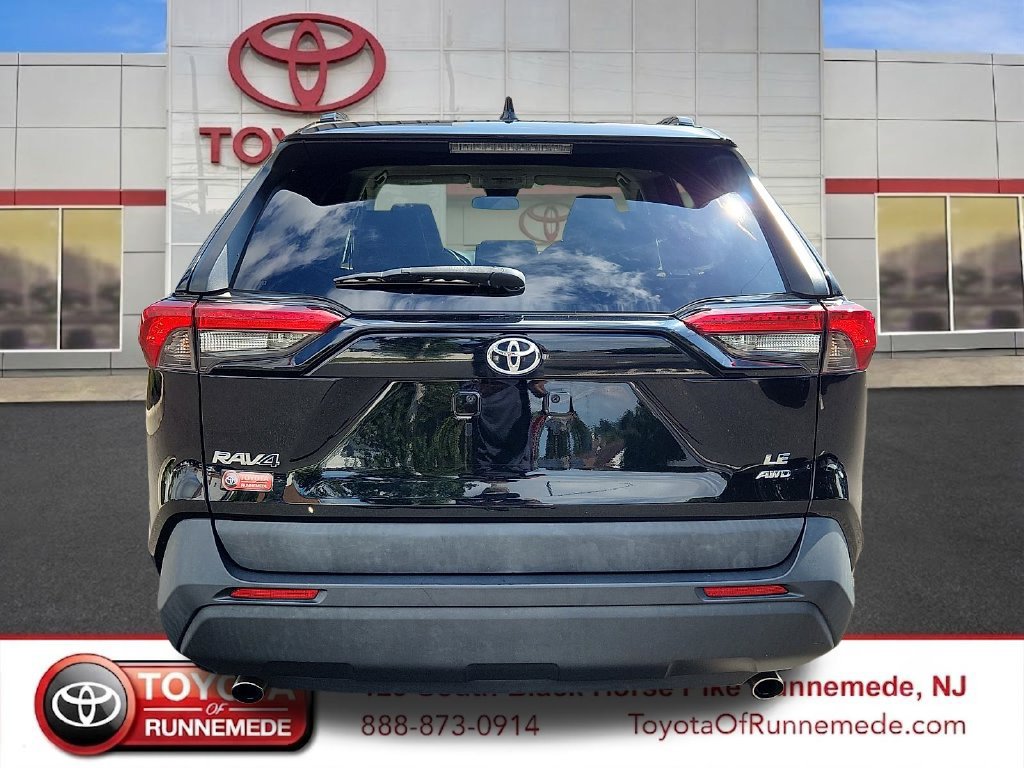 Used 2019 Toyota RAV4 LE w/ All Weather Liner Package AWD/4WD image 5