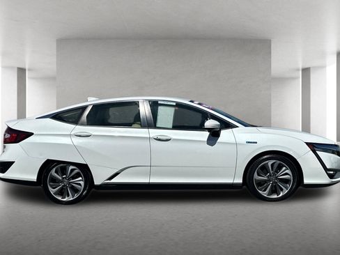 Used 2018 Honda Clarity Plug-In Hybrid image 3