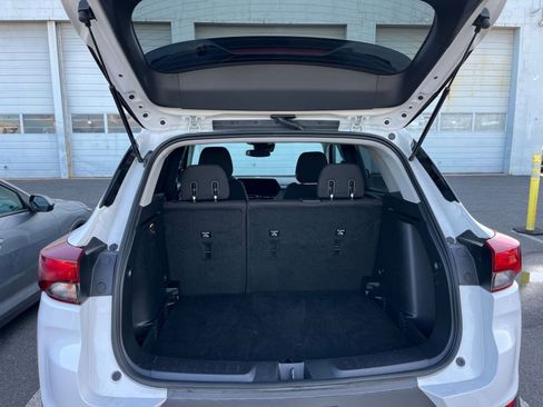 Used 2025 Chevrolet TrailBlazer LT image 29