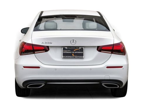 Used 2022 Mercedes-Benz A 220 image 9