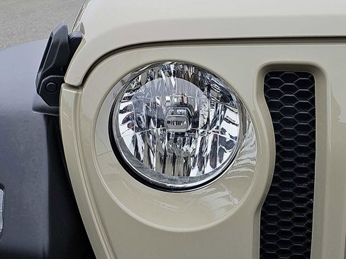 Used 2022 Jeep Wrangler Unlimited Sport w/ Sun And Sound Package image 9