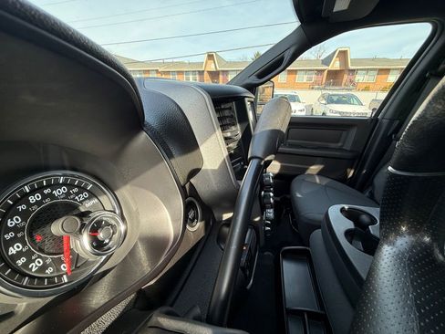 Used 2024 RAM 3500 Tradesman w/ Chrome Appearance Group image 27