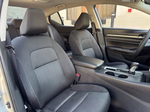 Used 2022 Nissan Altima 2.5 SV FWD image 32