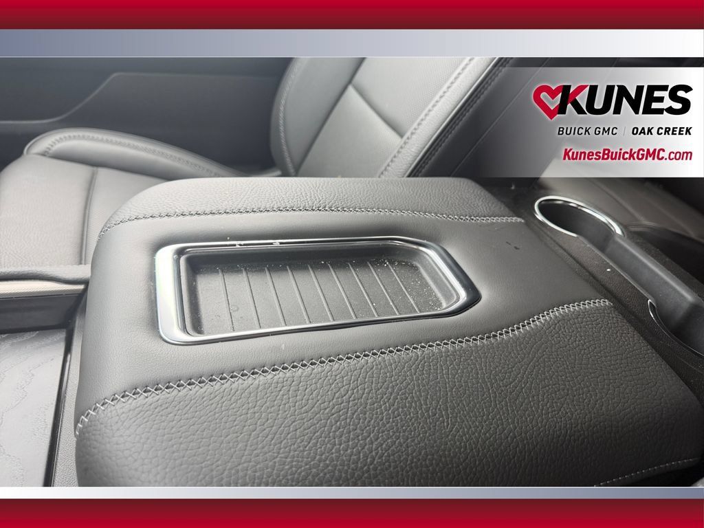 Used 2024 GMC Yukon Denali AWD/4WD image 30