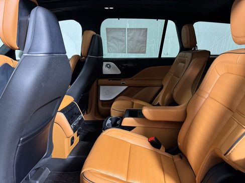 Certified 2025 Lincoln Aviator Black Label w/ Jet Appearance Package AWD/4WD image 52