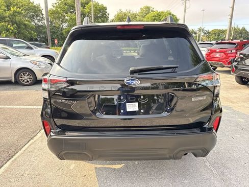 Used 2025 Subaru Forester Premium AWD/4WD image 24