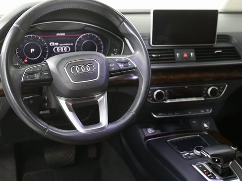 Used 2018 Audi Q5 2.0T Premium Plus w/ Premium Plus Package image 3