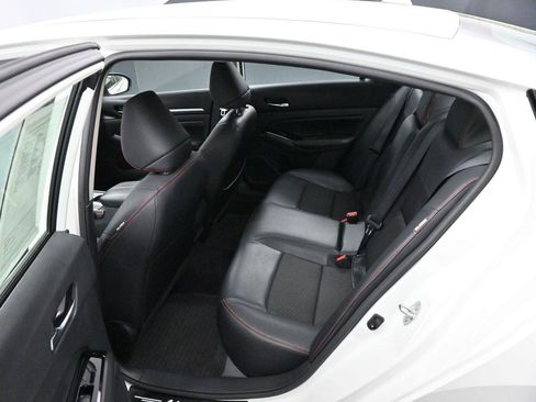 Used 2023 Nissan Altima 2.5 SR AWD/4WD image 27