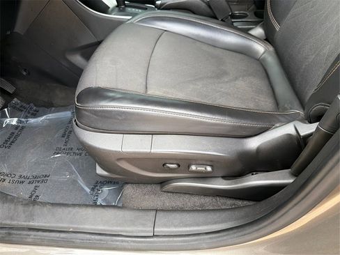 Used 2021 Chevrolet Trax LT w/ Driver Confidence Package image 18