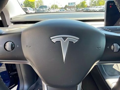Used 2023 Tesla Model Y Long Range AWD/4WD image 15