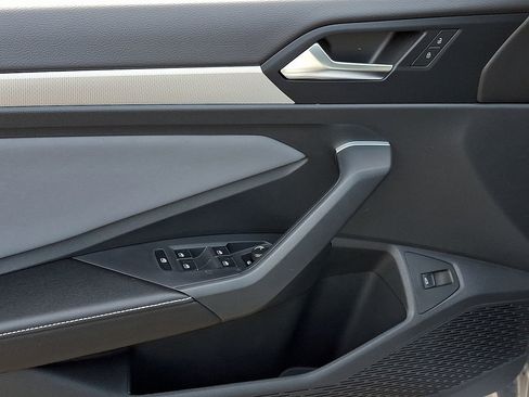 New 2026 Volkswagen Jetta SE image 8