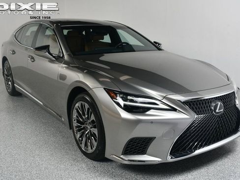 Used 2023 Lexus LS 500 w/ Accessory Package (Z2) image 1