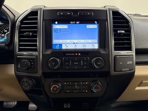 Used 2019 Ford F150 XLT w/ Equipment Group 302A Luxury AWD/4WD image 23