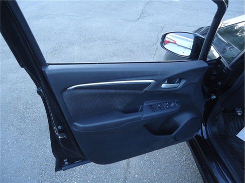 Used 2018 Honda Fit Sport image 9