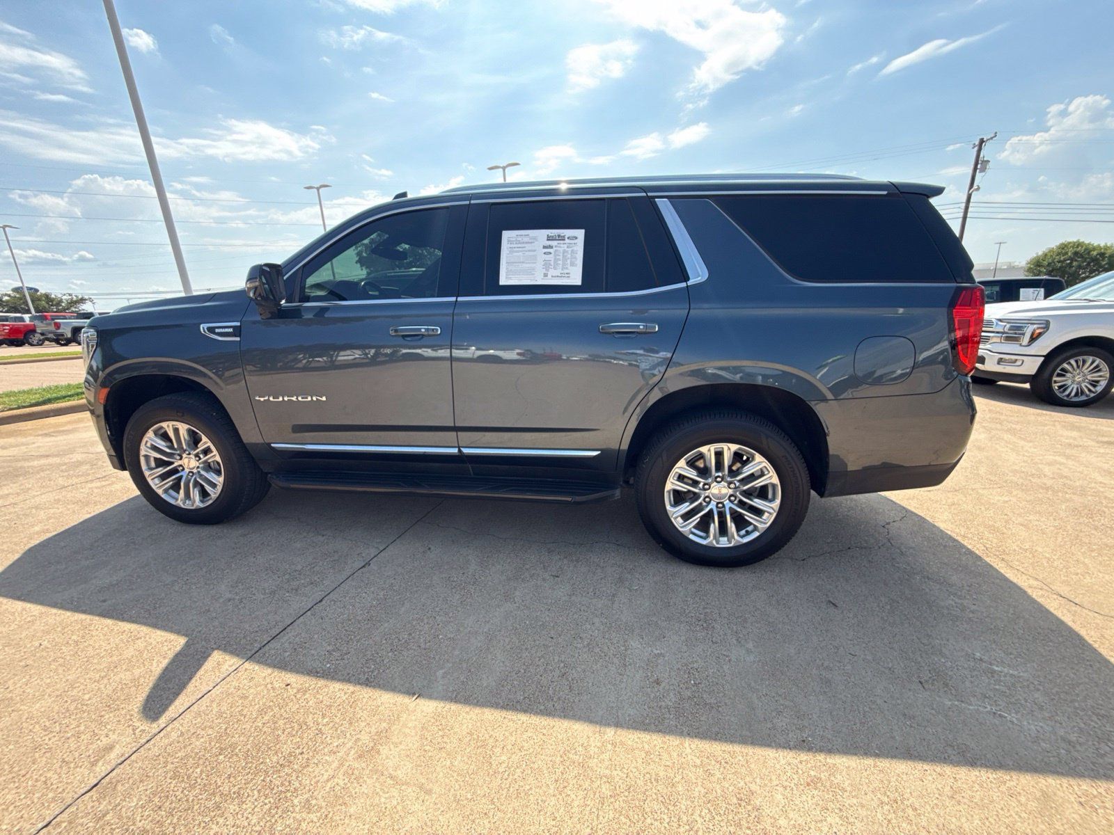 Used 2021 GMC Yukon SLT w/ Rear Media and Nav Package AWD/4WD image 4