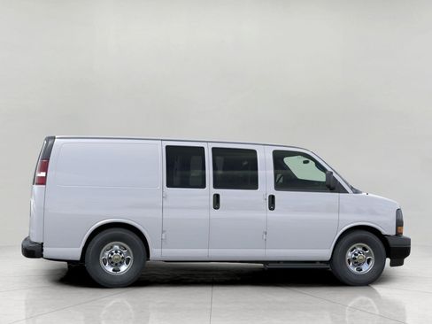 New 2026 Chevrolet Express 2500 w/ Communications Package RWD image 5