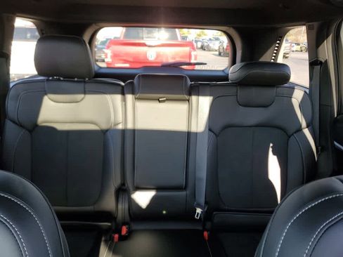 New 2026 Jeep Grand Cherokee Altitude image 13