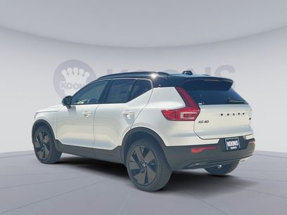 New 2026 Volvo XC40 B5 Ultra w/ Climate Package