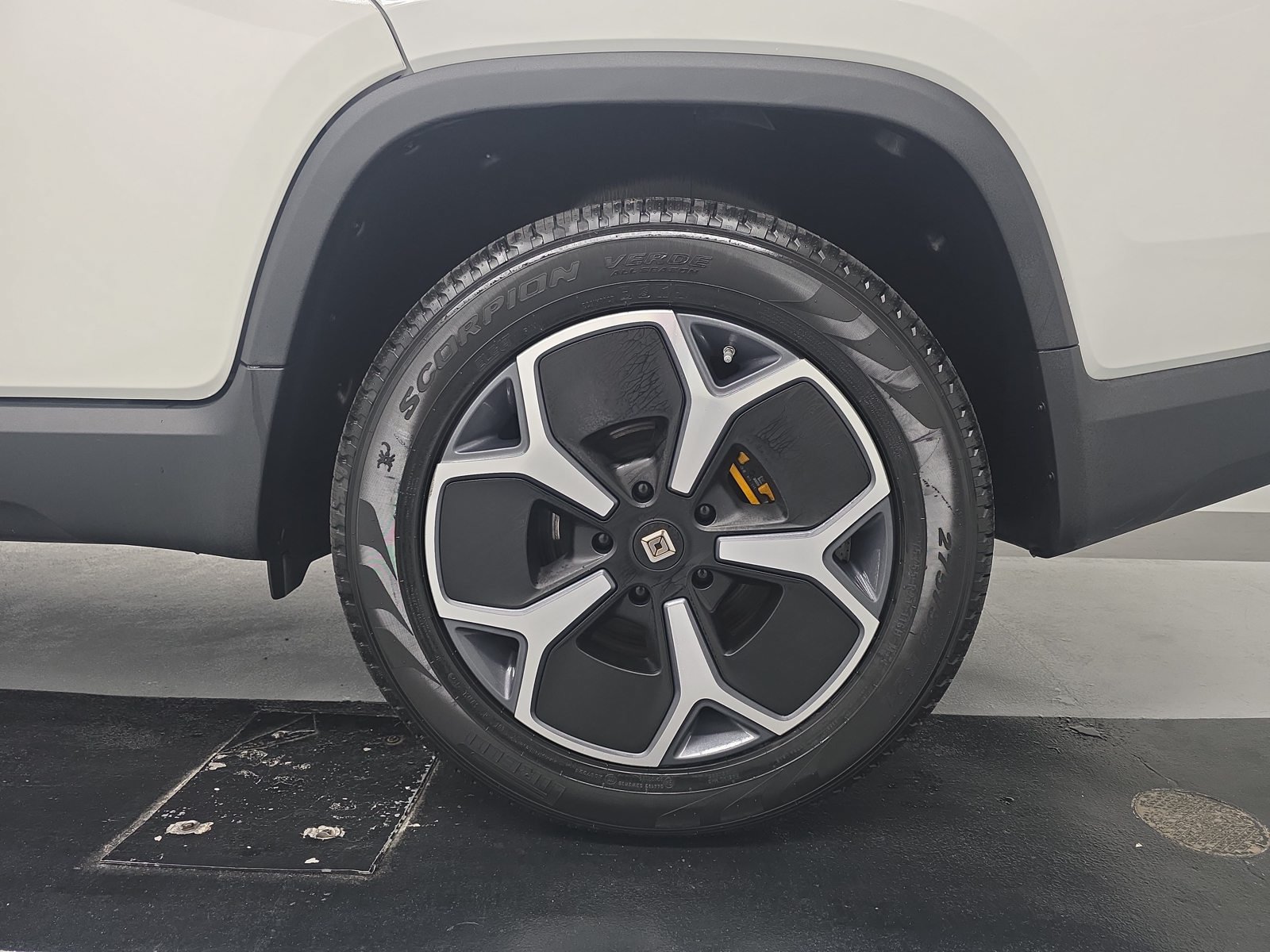 Used 2022 Rivian R1T Adventure AWD/4WD image 10