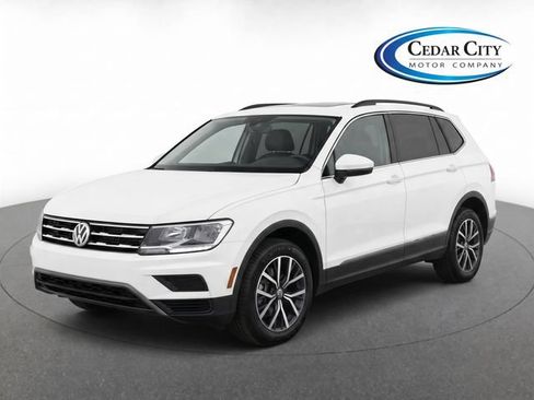 Used 2020 Volkswagen Tiguan SE w/ Panoramic Sunroof Package AWD/4WD image 1
