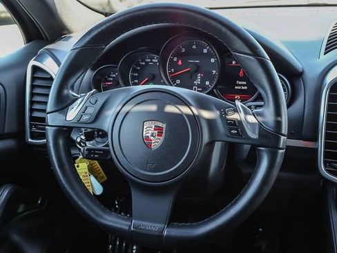 Used 2012 Porsche Cayenne image 16