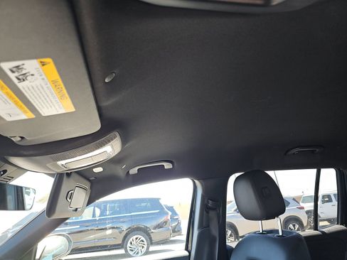 Used 2024 Mercedes-Benz GLB 250 image 17