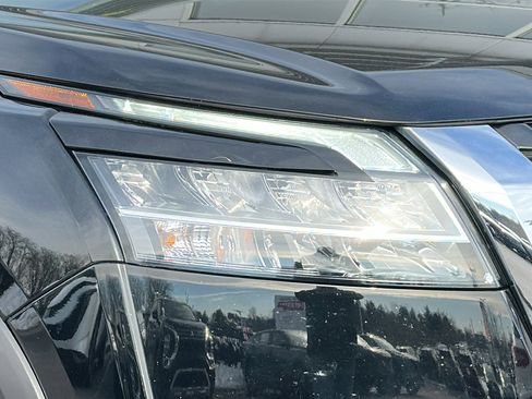 Used 2022 Nissan Pathfinder SL image 4