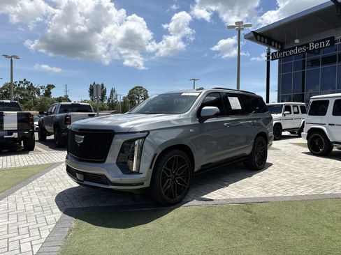 Used 2026 Cadillac Escalade Platinum Sport w/ LPO, ONYX Package AWD/4WD image 2
