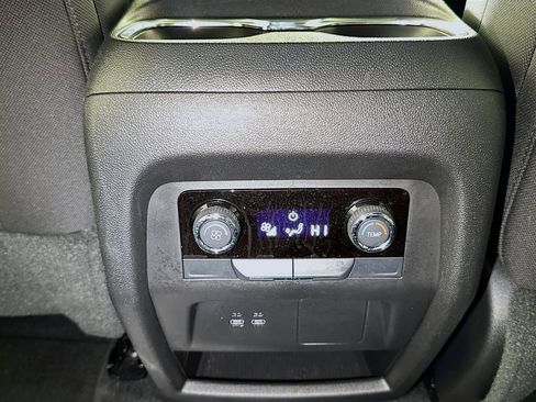 Certified 2025 Chevrolet Traverse LT image 23