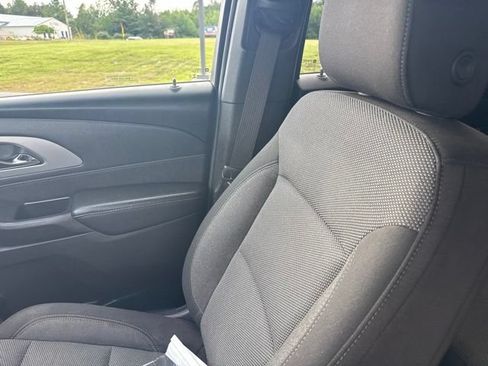 Used 2022 Chevrolet Traverse LT w/ LPO, Floor Liner Package AWD/4WD image 27