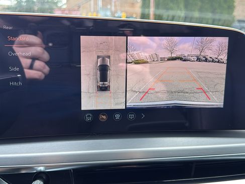 New 2026 Cadillac Lyriq Premium Luxury image 19