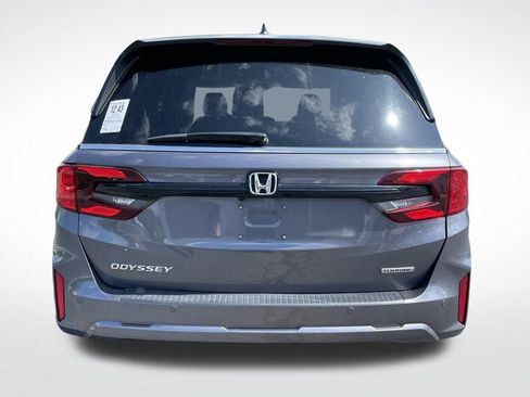 Used 2025 Honda Odyssey Touring image 4