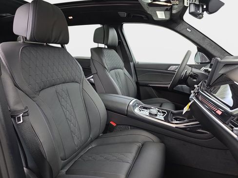 New 2026 BMW X7 M60i image 9
