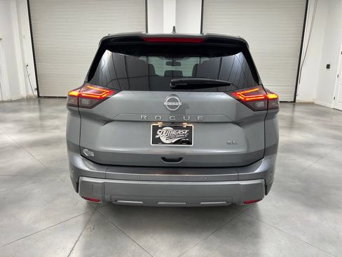 Used 2026 Nissan Rogue SL FWD image 8