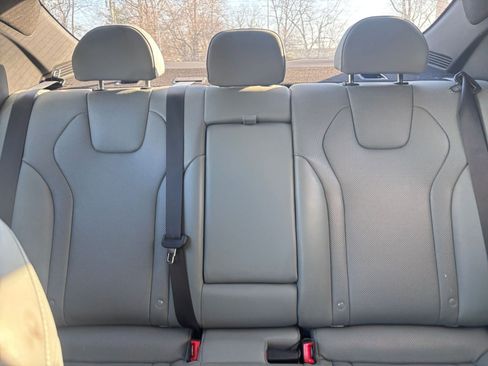 Used 2025 Hyundai Elantra Limited image 37