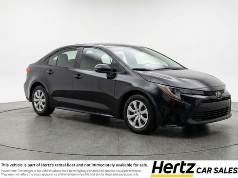 Used 2025 Toyota Corolla LE image 1