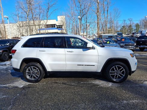 Certified 2020 Jeep Grand Cherokee Laredo w/ 18" Wheel & 8.4" Radio Group image 8