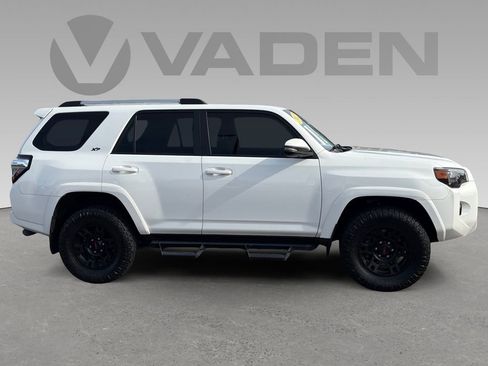 Used 2022 Toyota 4Runner SR5 Premium image 7