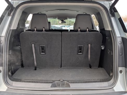 Used 2023 GMC Acadia SLT image 19